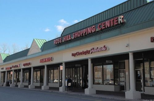 24 Rockhagen Rd, Thornwood NY  10594-2127 exterior