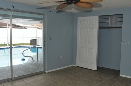 2142 Tumbleweed Dr, Tarpon Springs FL 34690-4553 exterior