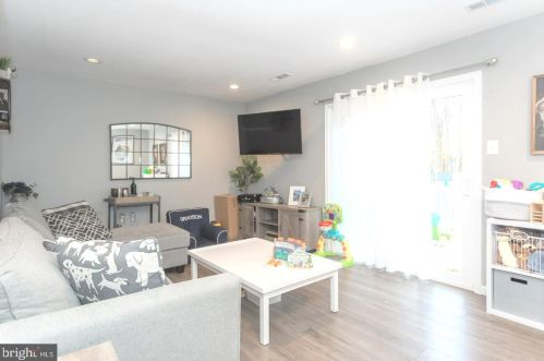 260 Cricklewood Cir, Lansdale PA  19446-1420 exterior