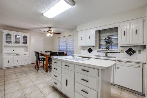 13022 Fall Manor Dr, Dallas TX  75243-2426 exterior