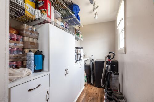 1124 57, Milwaukee WI 53214-3310 exterior