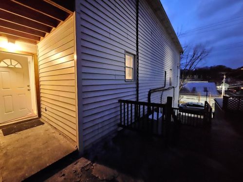 201 Maryland Ave, Pittsburgh, PA 15209-2741