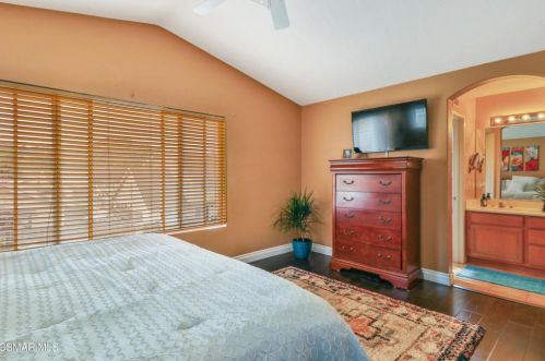 969 Roldan Ave, Simi Valley CA  93065-5667 exterior