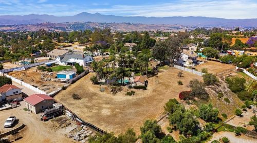 16060 Lenel Ct, Riverside CA  92504-5817 exterior