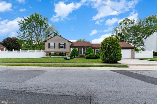 2 Lilac Dr, Navy Sup Dpt, PA 17050-3169