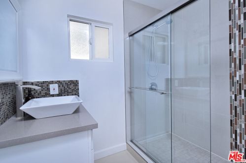 14609 Albers St, Van Nuys CA  91411-3711 exterior