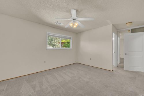 129 Rainier Cir, Vacaville CA  95687-3309 exterior