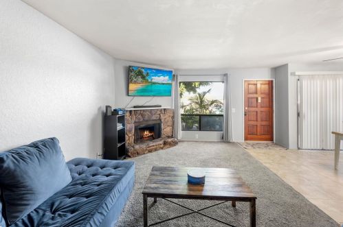 704 Silver Dr, Vista CA  92083-4243 exterior