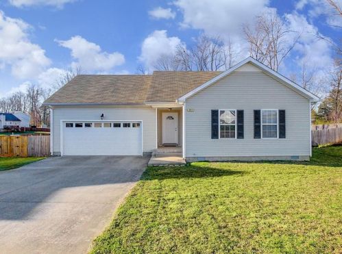 380 Andrew Dr, Clarksville, TN 37042-5151