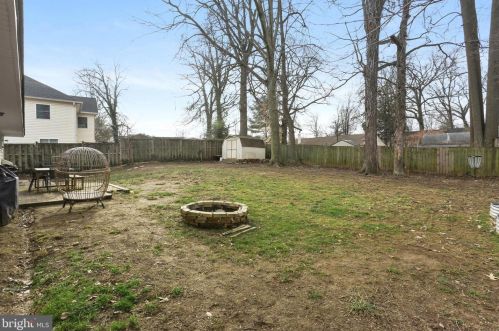 7204 Halifax Pl, Springfield VA  22150-3718 exterior
