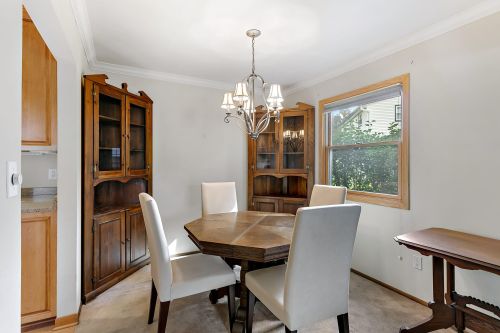 1900 Laura Ln, Waukesha WI  53186-2808 exterior