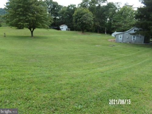 360 Fox Hollow Rd, Shermansdale, PA 17090-8414