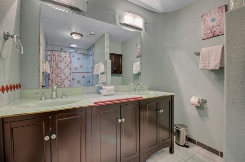 51705 Avenida Madero, La Quinta CA  92253-3114 exterior