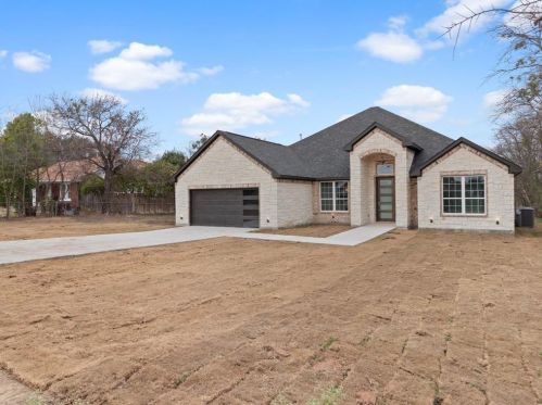 615 Woodhaven Blvd, Duncanville, TX 75116-2447