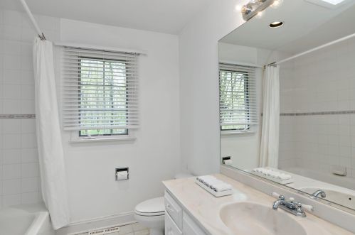 1209 Oenoke Rdg, New Canaan CT  06840-2613 exterior