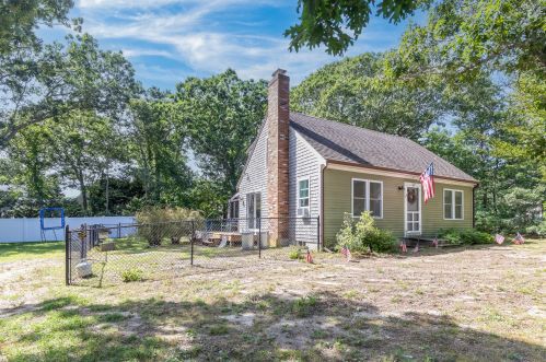 35 Whitney Rd, Eastham, MA 02642-2079