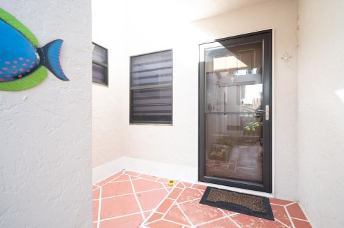 6376 Kings Gate Cir, Delray Beach FL  33484-2429 exterior