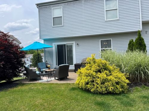 219 Manor View Dr, Manor PA  15665-9731 exterior