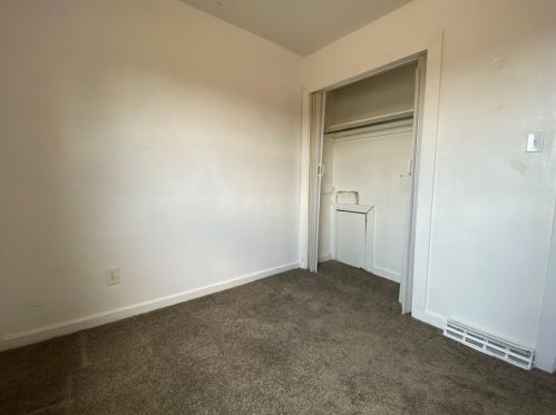 17 Virginia Dr, Mckeesport PA  15133-1005 exterior