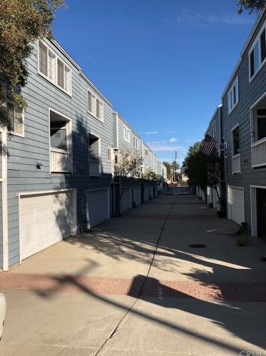 25840 Viana Ave, Lomita, CA 90717-2854
