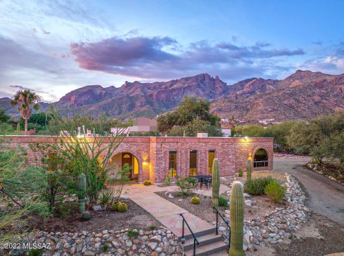 6601 Mesa View Dr, Tucson, AZ 85718-2525