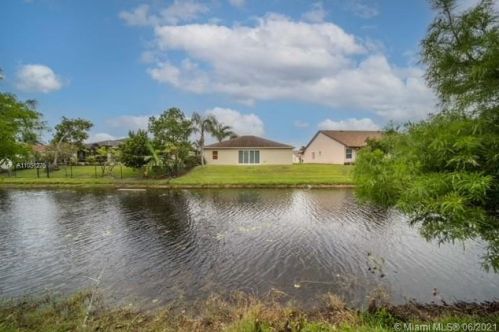 1108 Hatteras Cir, West Palm Beach, FL 33413-3003