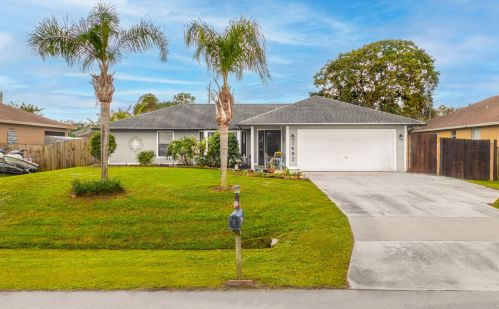 1482 Dow Ln, Fort Pierce, FL 34953-1631