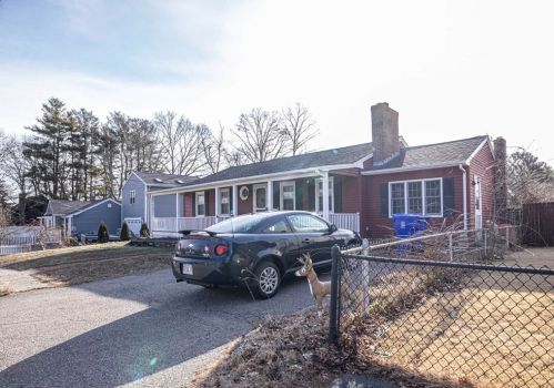 28 Norman Ave, Taunton, MA 02780-1358