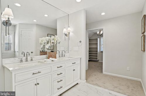 3211 Winter Sun Ter, Herndon VA  20171-1939 exterior