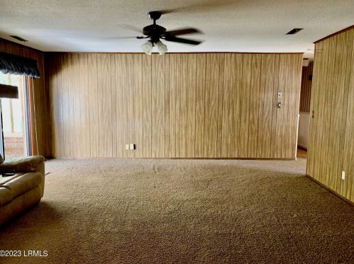 927 Magnolia Bluff Cir, Beaufort SC  29902-6921 exterior