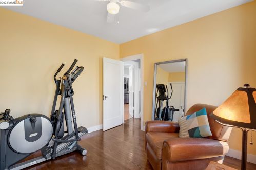 2834 60 Ave, Oakland CA 94605-1504 exterior