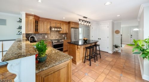 49 Myrtle St, Cranford NJ  07016-3456 exterior