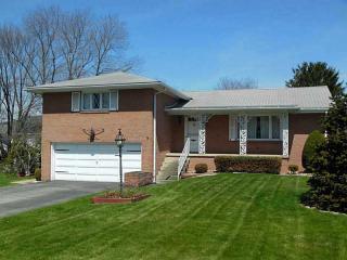 665 Diamond Ave, Indiana, PA 15701-3128