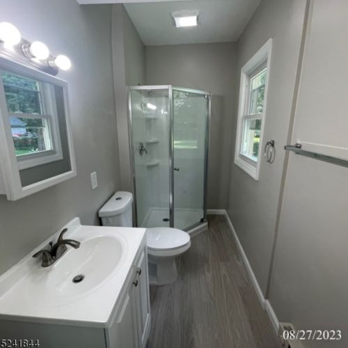 124 8th Ave, Roselle NJ  07203-2032 exterior