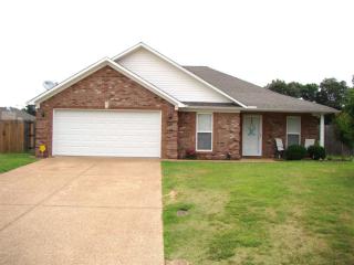 136 Haddington Cv, Medina, TN 38355-6897