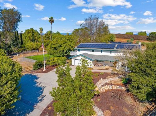 1322 Hamilton Ln, Escondido CA  92029-4316 exterior