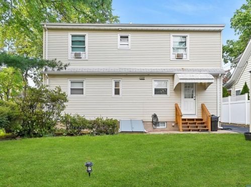 320 Monmouth Ave, N Milford NJ  07646-2025 exterior