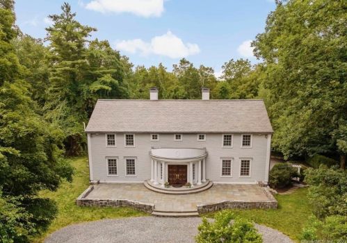33 Skunk Ln, Wilton, CT 06897-2719
