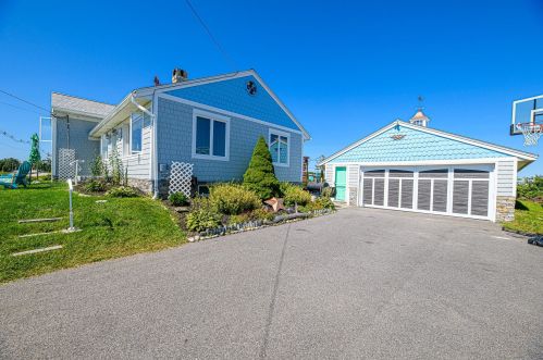 1761 Ocean Blvd, Rye NH  03870-2236 exterior