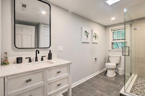 8 Tulip Tree Ln, Norwalk CT  06851-1409 exterior