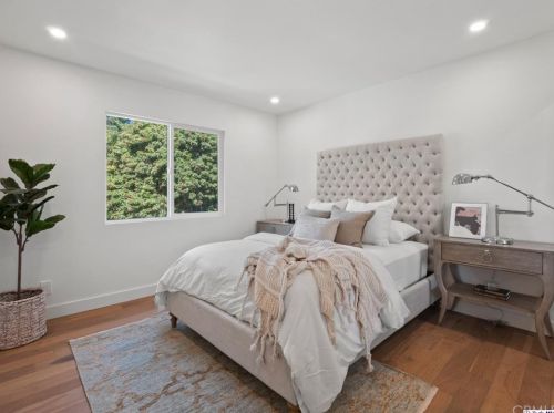 5267 Gould Ave, La Canada CA  91011-2443 exterior