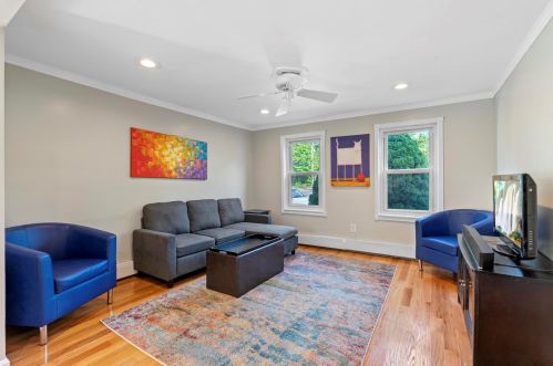 27 Main St, Newton NH  03858-3306 exterior