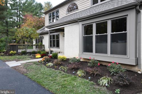 425 Inveraray Rd, Ithan, PA 19085-1139
