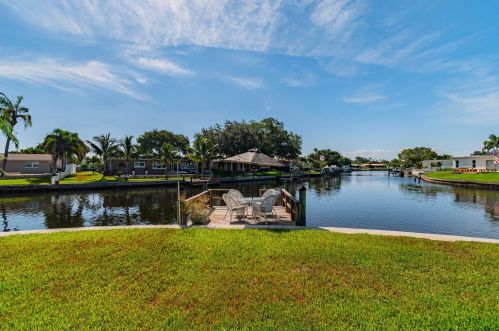 1480 49th Ave, Saint Petersburg, FL 33703-3538