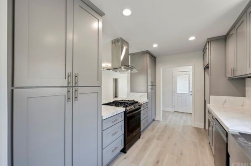 6128 Village Rd, Lakewood CA  90713-3131 exterior