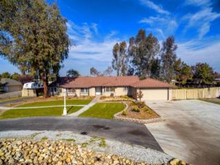 13714 Rialto Ave, Tivy Valley CA  93657-9209 exterior