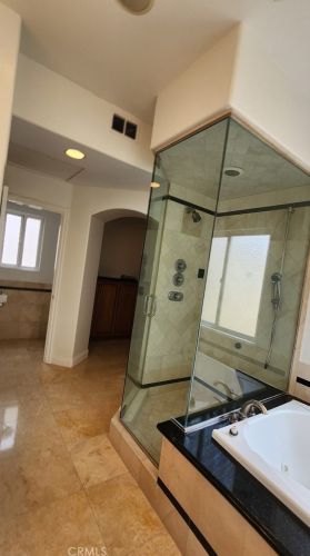 2212 Pacific Coast Hwy, Huntington Beach CA  92648-3958 exterior
