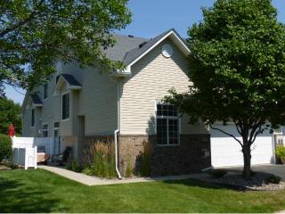 2712 Mallard Dr, Saint Paul, MN 55125-3829