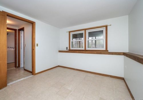 25 Arrowhead Rd, Wilton CT  06897-4402 exterior