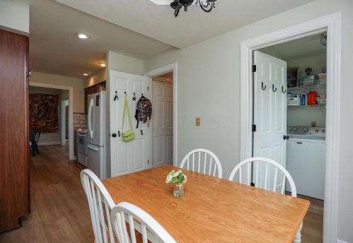 6850 Castlewood Dr, Carroll OH  43112-9786 exterior